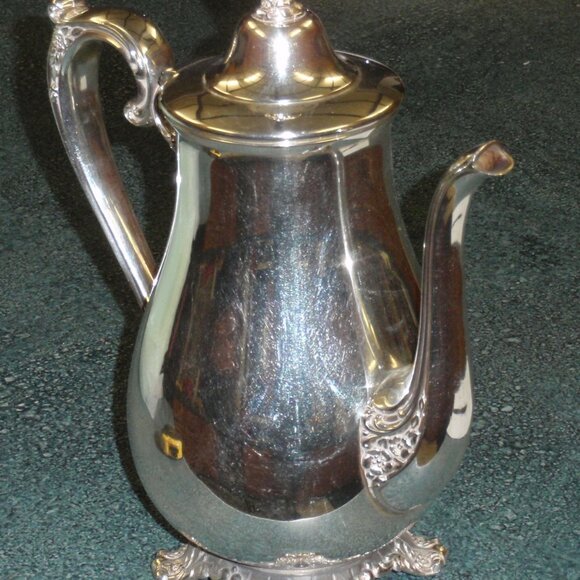 Victorian Rose WM Rogers & Son Silverplate Tea Pot Coffee Pitcher #1901 - GIFT! - Picture 2 of 9